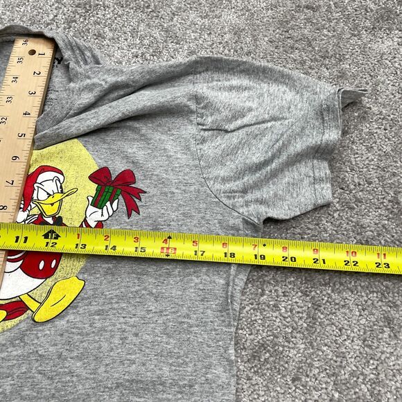 Disney Mickey & Friend Graphic T-Shirt Womens Medium Gray Christmas Holiday Tee - Picture 7 of 8